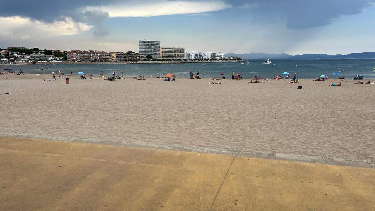 Apartamento En La Playa. Free Parking. Free Wifi L' Escala Extérieur photo